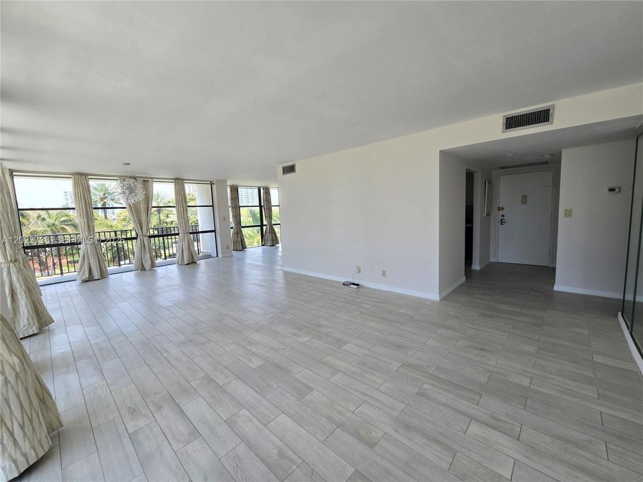 800 Parkview Dr , Unit 430, Hallandale Beach, FL 33009 Photo