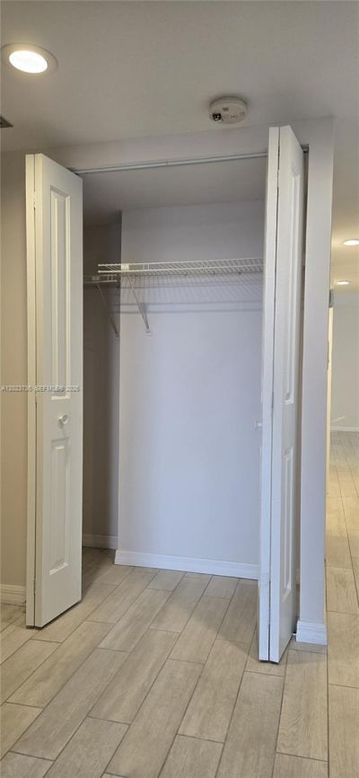 800 Parkview Dr , Unit 430, Hallandale Beach, FL 33009 Photo