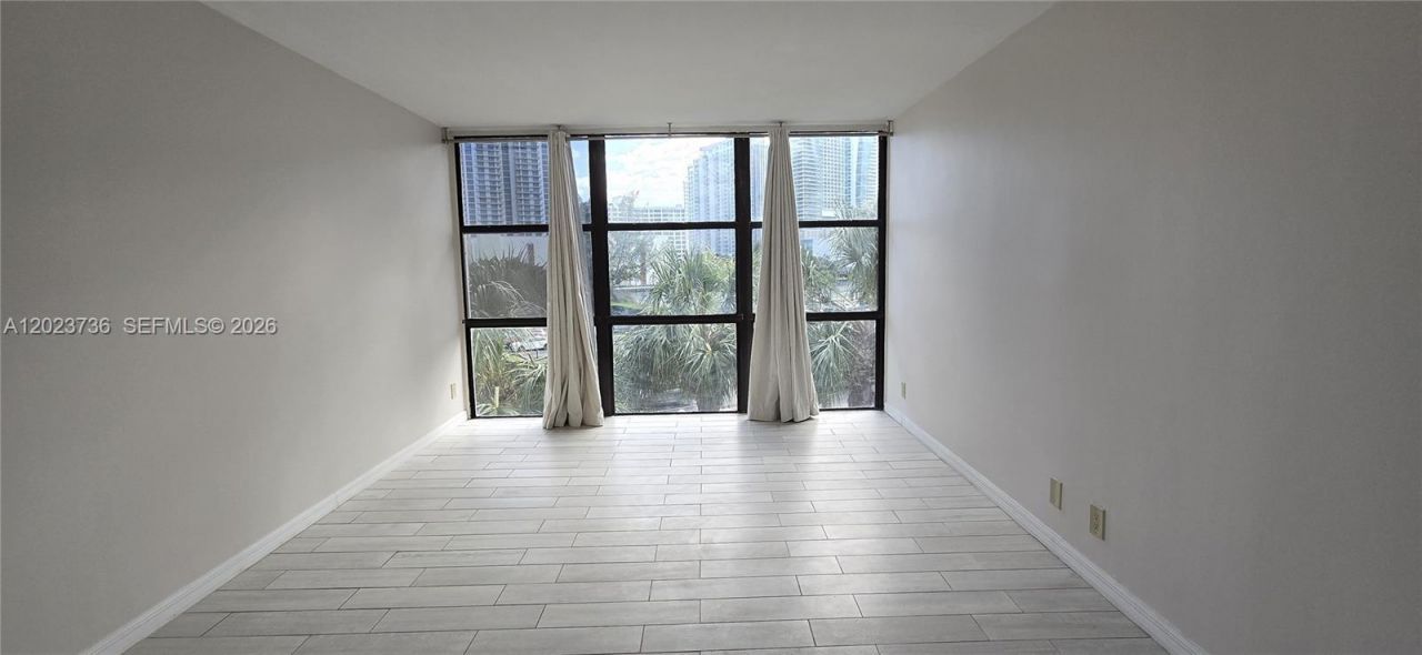 800 Parkview Dr , Unit 430, Hallandale Beach, FL 33009 Photo