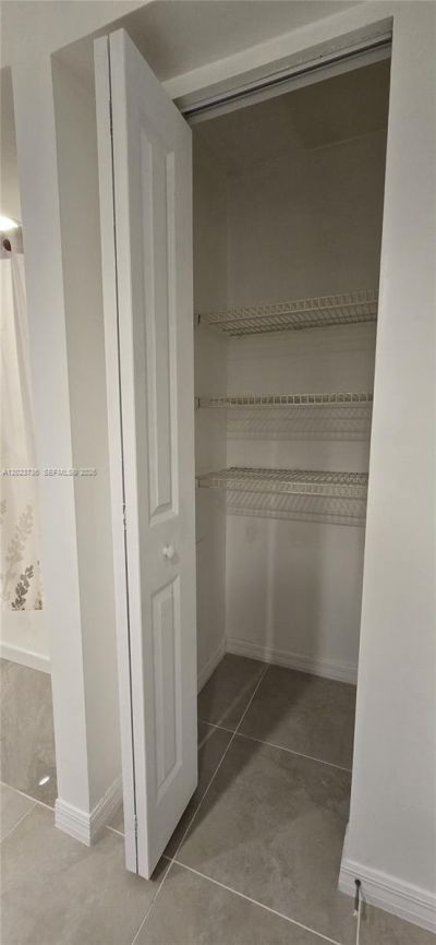 800 Parkview Dr , Unit 430, Hallandale Beach, FL 33009 Photo