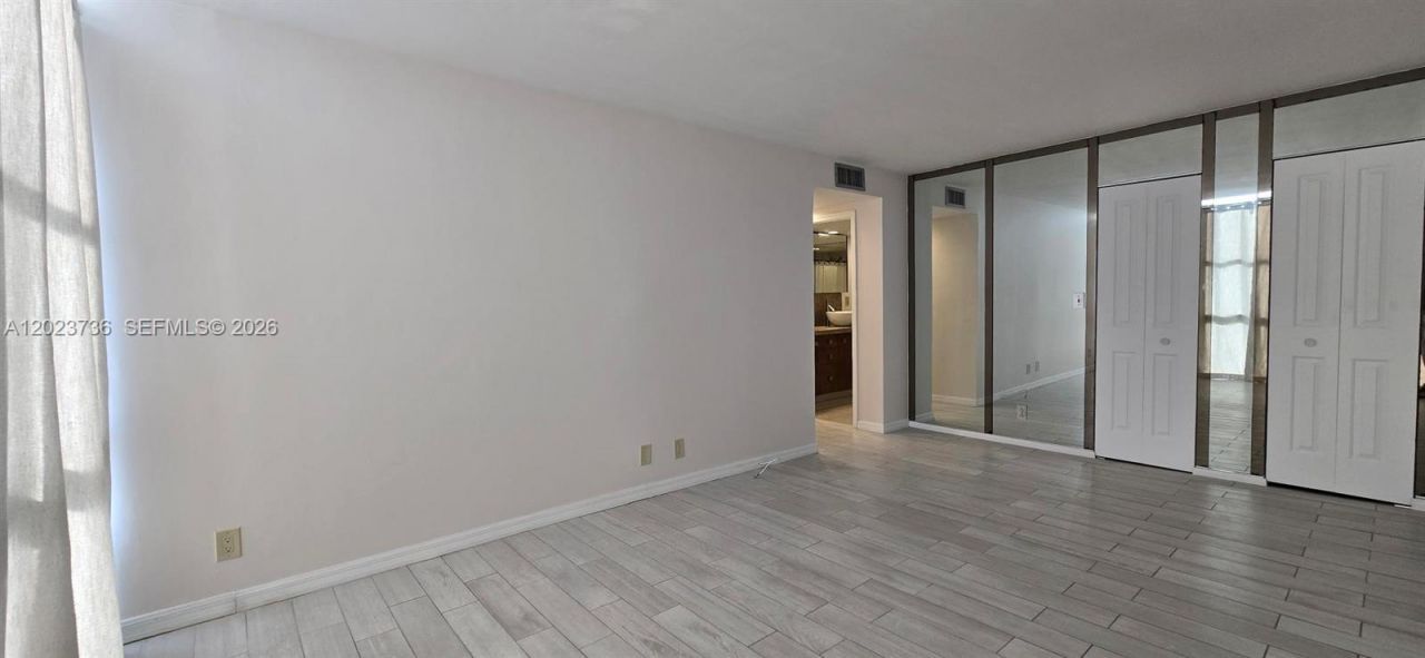 800 Parkview Dr , Unit 430, Hallandale Beach, FL 33009 Photo