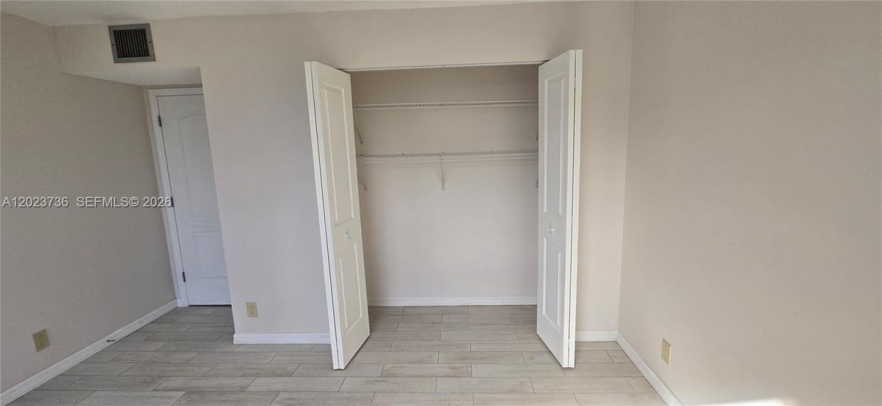 800 Parkview Dr , Unit 430, Hallandale Beach, FL 33009 Photo