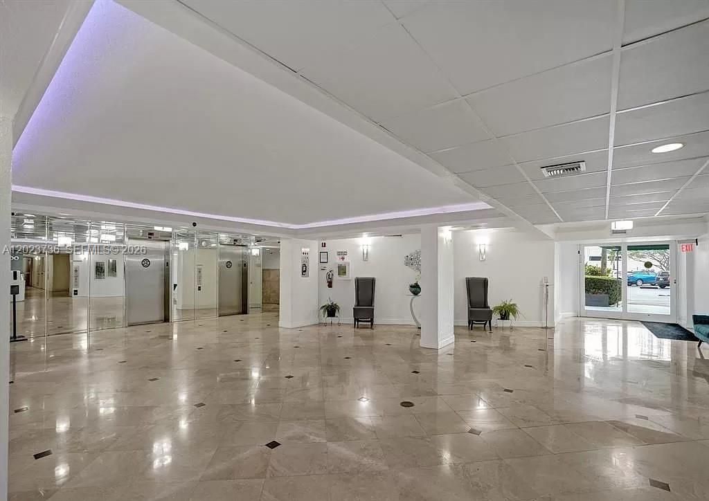 800 Parkview Dr , Unit 430, Hallandale Beach, FL 33009 Photo