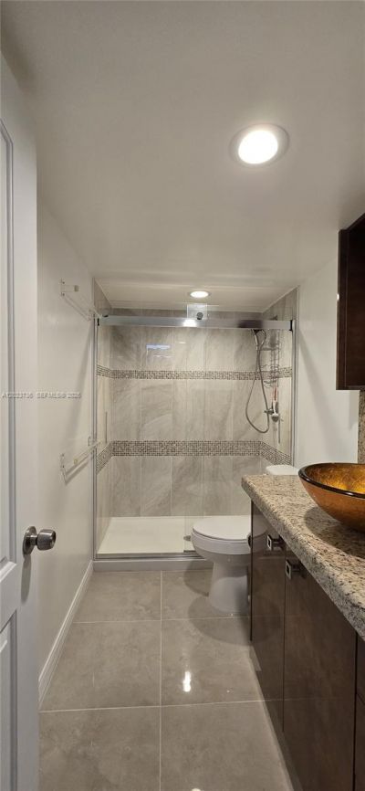 800 Parkview Dr , Unit 430, Hallandale Beach, FL 33009 Photo