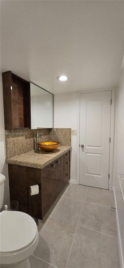 800 Parkview Dr , Unit 430, Hallandale Beach, FL 33009 Photo