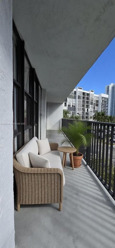 800 Parkview Dr , Unit 430, Hallandale Beach, FL 33009 Photo