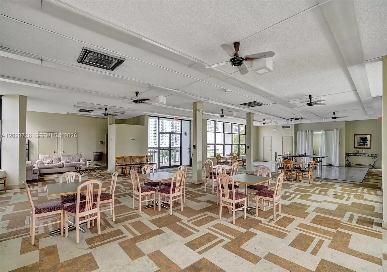 800 Parkview Dr , Unit 430, Hallandale Beach, FL 33009 Photo