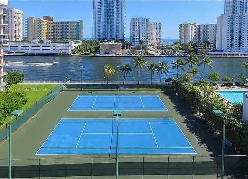 800 Parkview Dr , Unit 430, Hallandale Beach, FL 33009 Photo