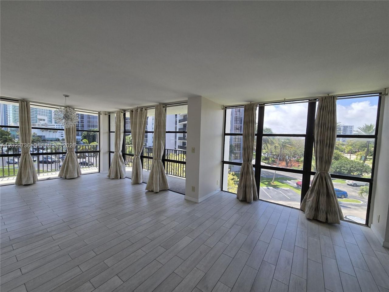 800 Parkview Dr , Unit 430, Hallandale Beach, FL 33009 Photo