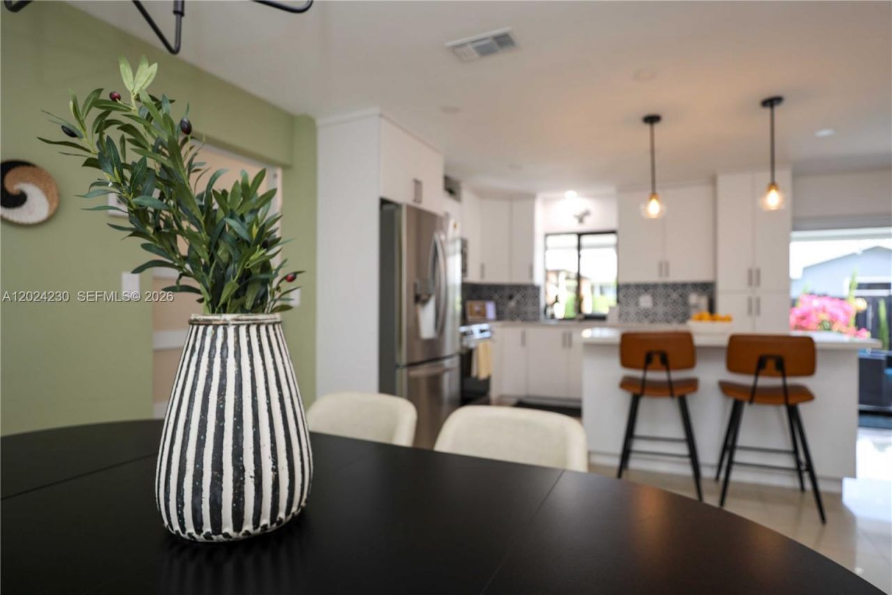 9330 NW 43rd St , Sunrise, FL 33351 Photo