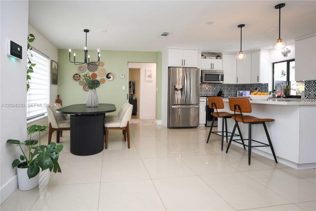 9330 NW 43rd St , Sunrise, FL 33351 Photo