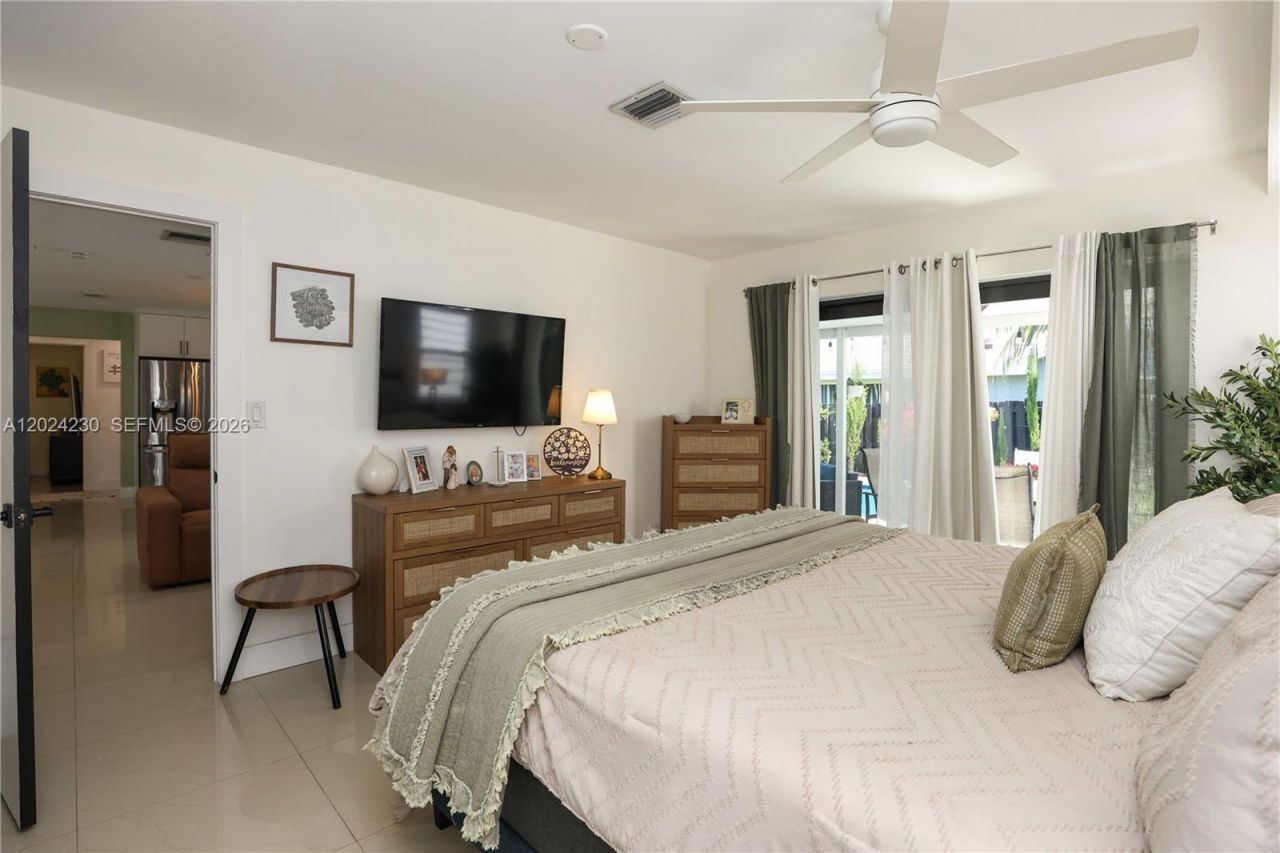 9330 NW 43rd St , Sunrise, FL 33351 Photo