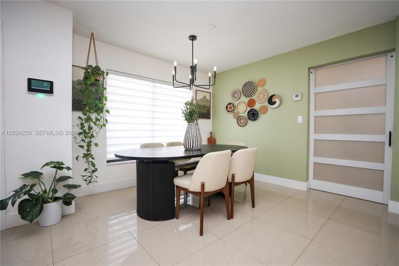 9330 NW 43rd St , Sunrise, FL 33351 Photo