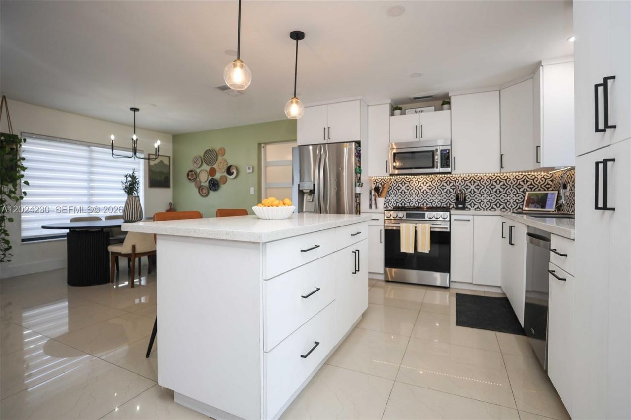 9330 NW 43rd St , Sunrise, FL 33351 Photo