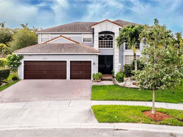 1898 NW 141st Ave , Pembroke Pines, FL 33028