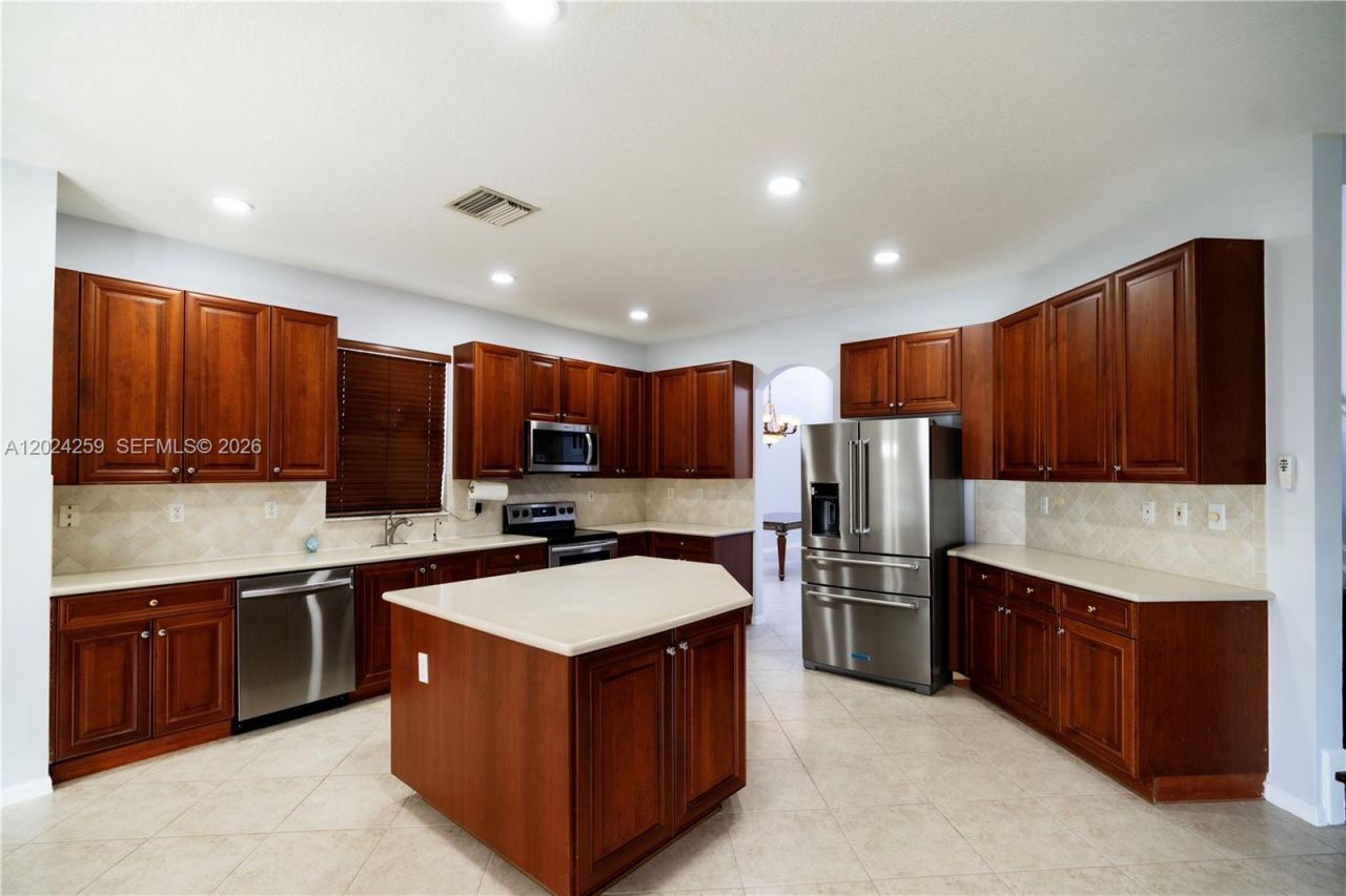 1898 NW 141st Ave , Pembroke Pines, FL 33028 Photo