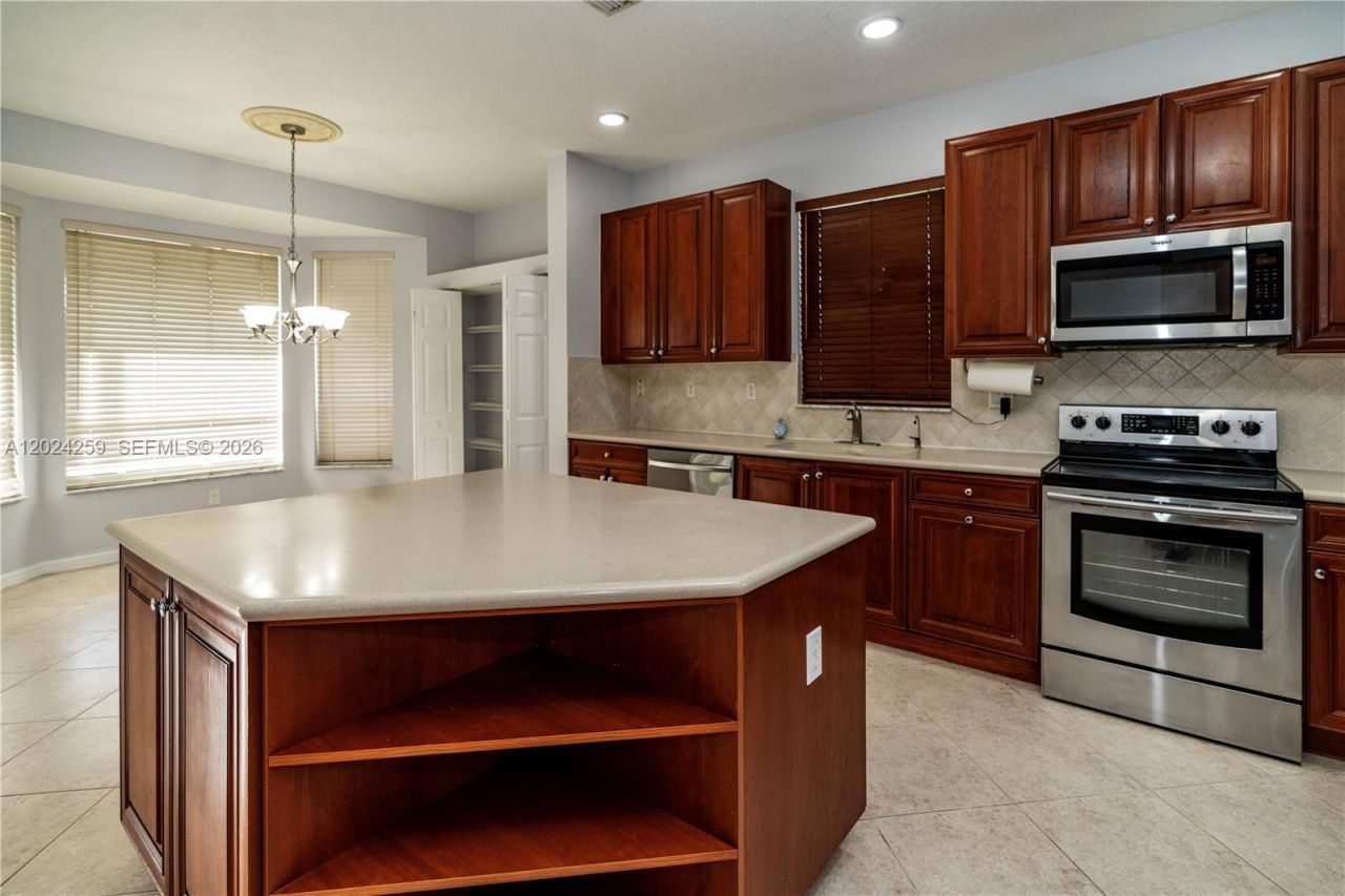 1898 NW 141st Ave , Pembroke Pines, FL 33028 Photo
