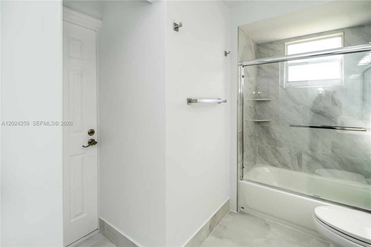 1898 NW 141st Ave , Pembroke Pines, FL 33028 Photo