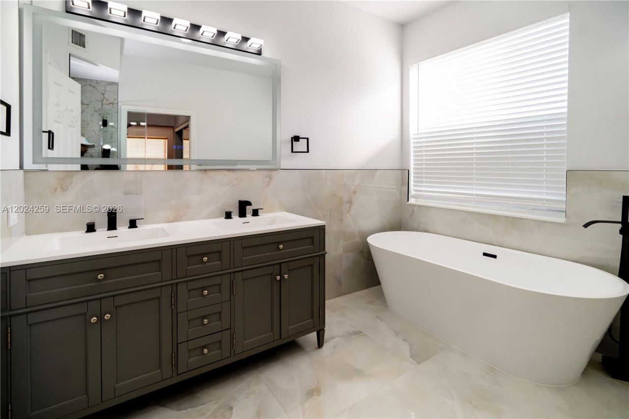 1898 NW 141st Ave , Pembroke Pines, FL 33028 Photo