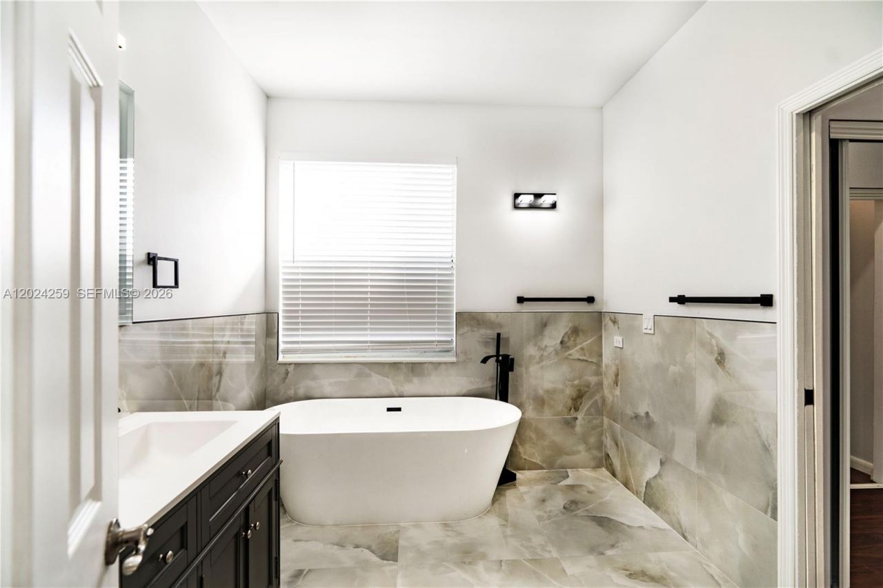 1898 NW 141st Ave , Pembroke Pines, FL 33028 Photo
