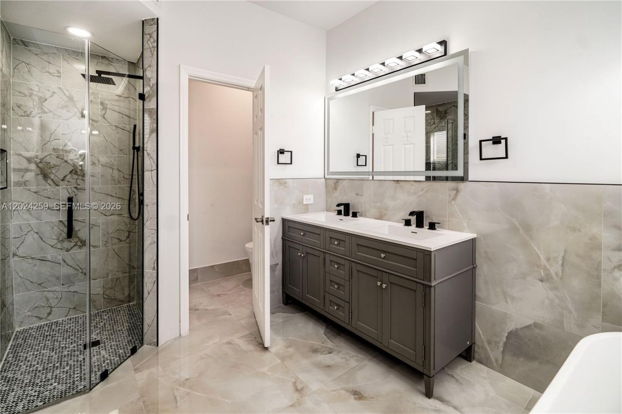 1898 NW 141st Ave , Pembroke Pines, FL 33028 Photo