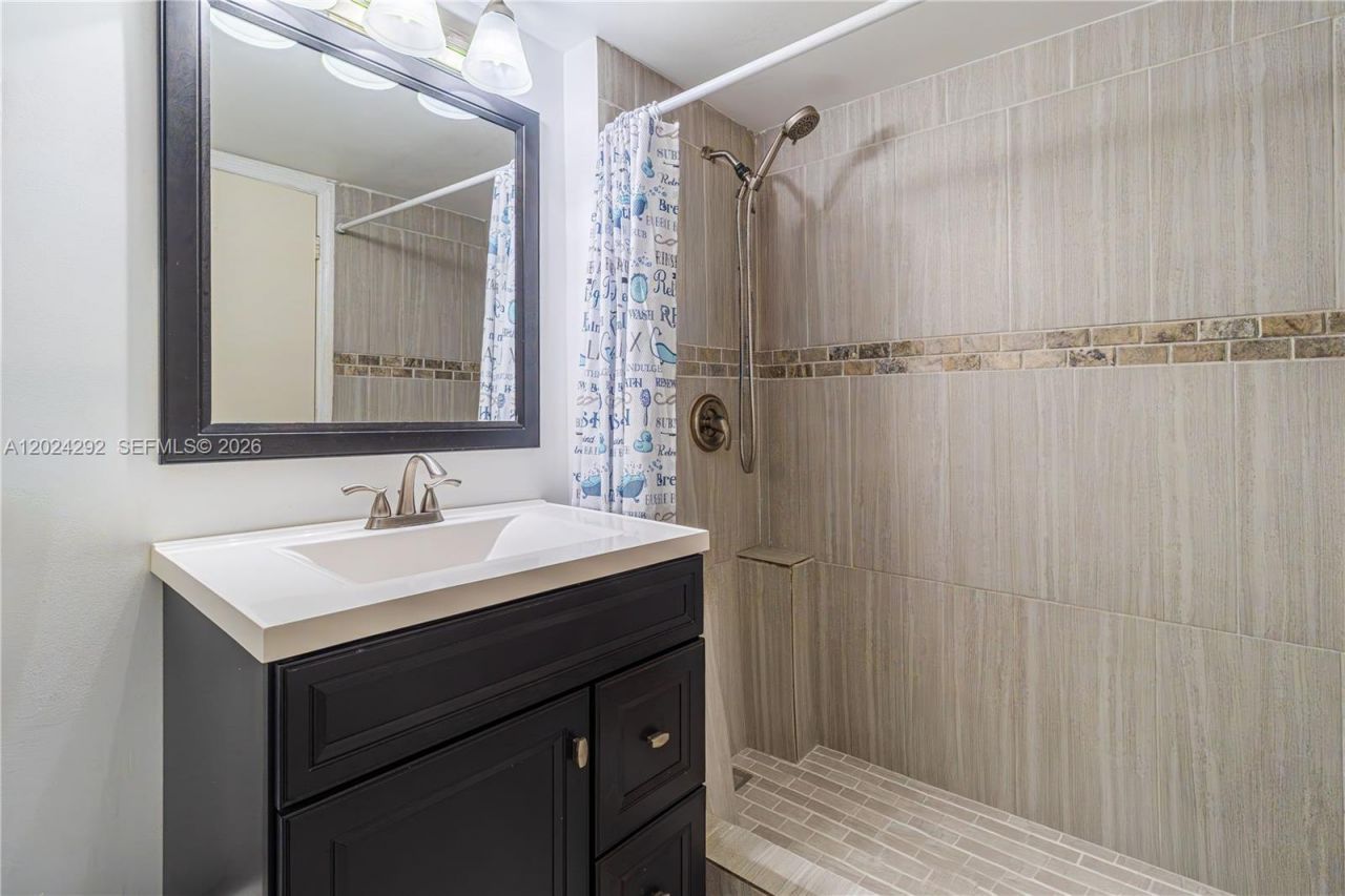 9780 N Marina Blvd, Unit 424, Boca Raton, FL 33428 Photo
