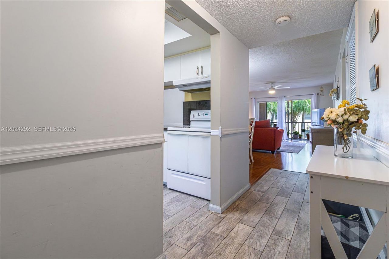 9780 N Marina Blvd, Unit 424, Boca Raton, FL 33428 Photo