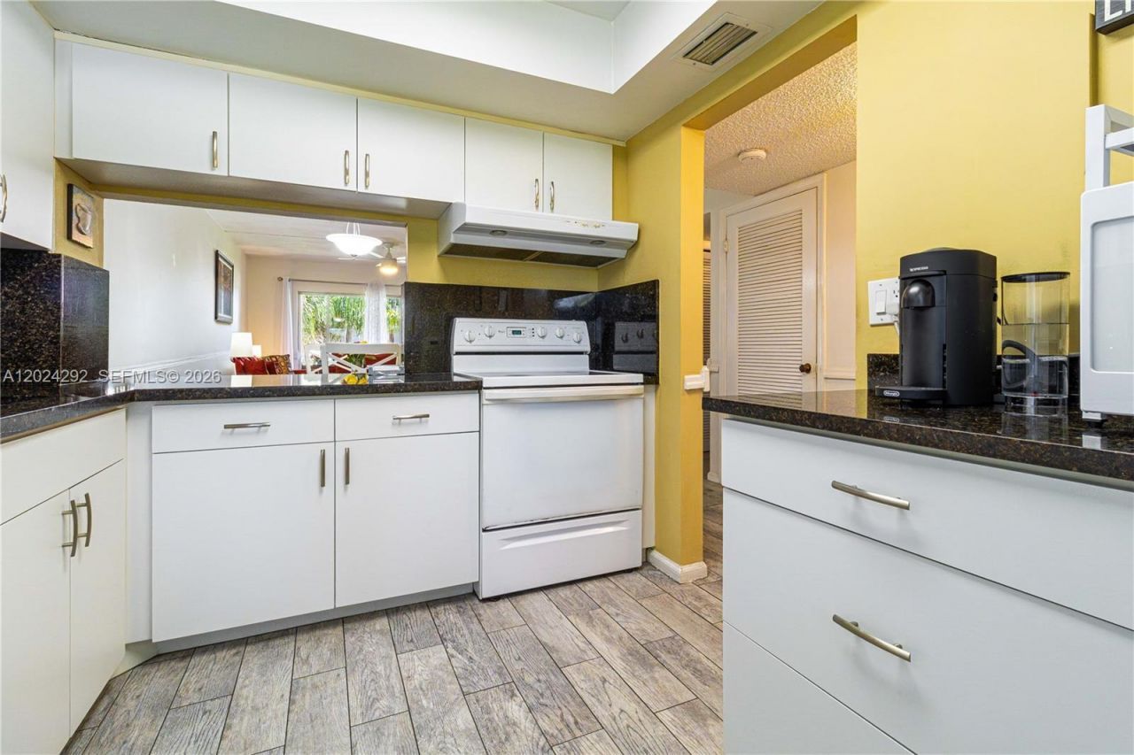9780 N Marina Blvd, Unit 424, Boca Raton, FL 33428 Photo