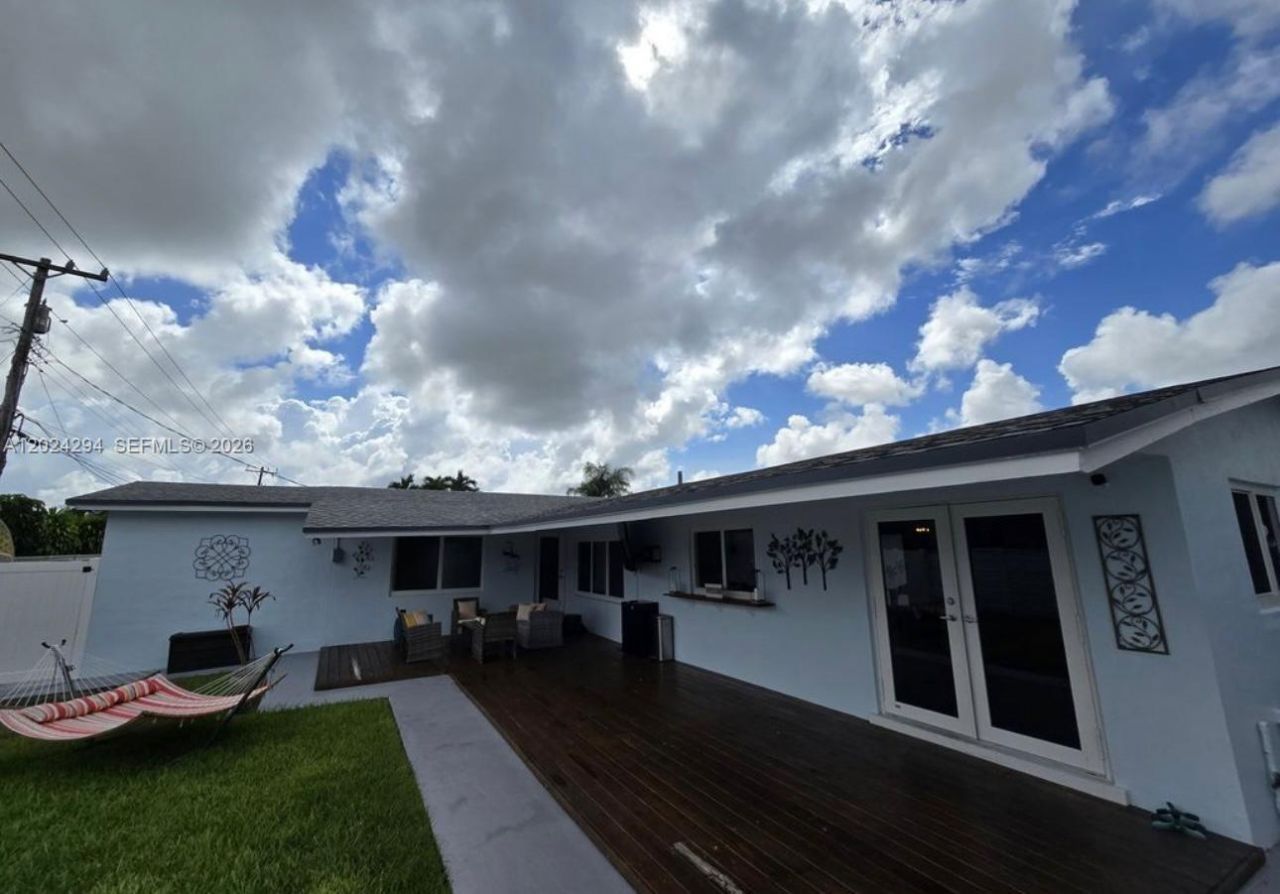 9591 SW 52nd Ter, Miami, FL 33165 Photo
