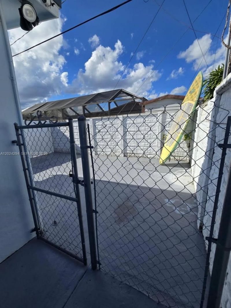 9591 SW 52nd Ter, Miami, FL 33165 Photo