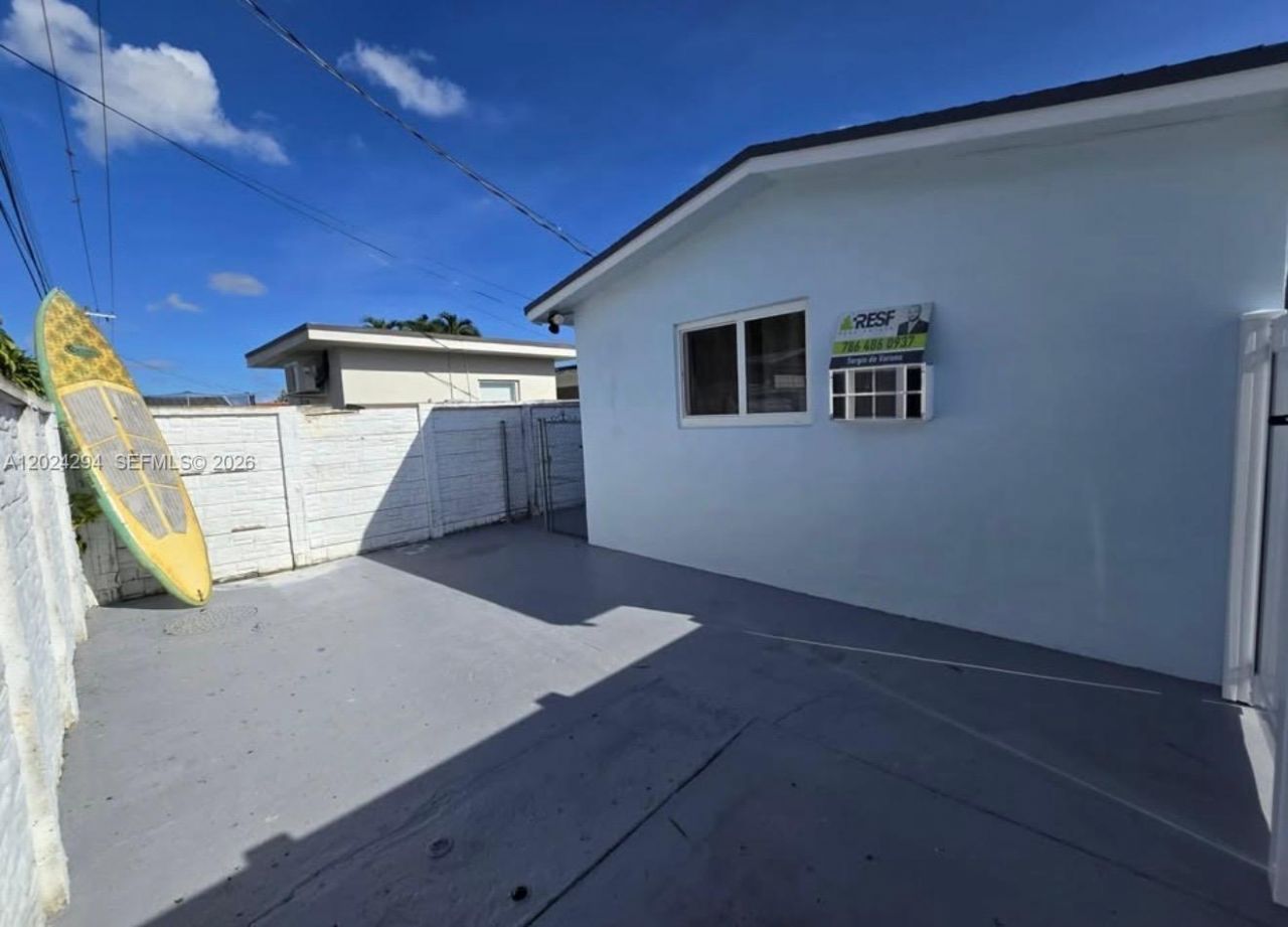9591 SW 52nd Ter, Miami, FL 33165 Photo