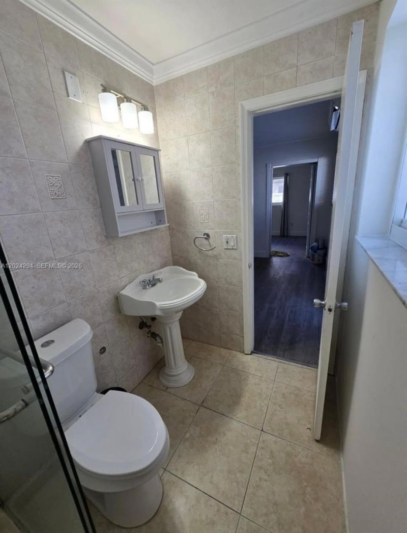 9591 SW 52nd Ter, Miami, FL 33165 Photo