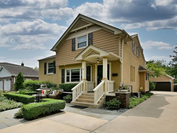 114 S Poplar Avenue , Elmhurst, IL 60126