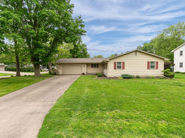 3324 34th Ave Court , Rock Island, IL 61201