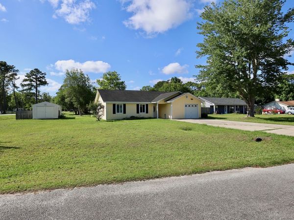 101 Willow Lake Drive, Kingsland, GA 31548