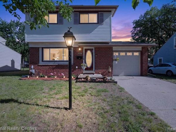 34472 Phyllis Street, Wayne, MI 48184