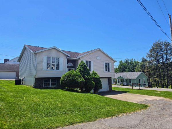 2 Hawley Lane, Star City, WV 26505
