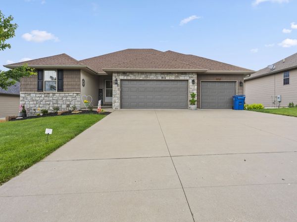 1807 E Costa Mesa Court, Ozark, MO 65721