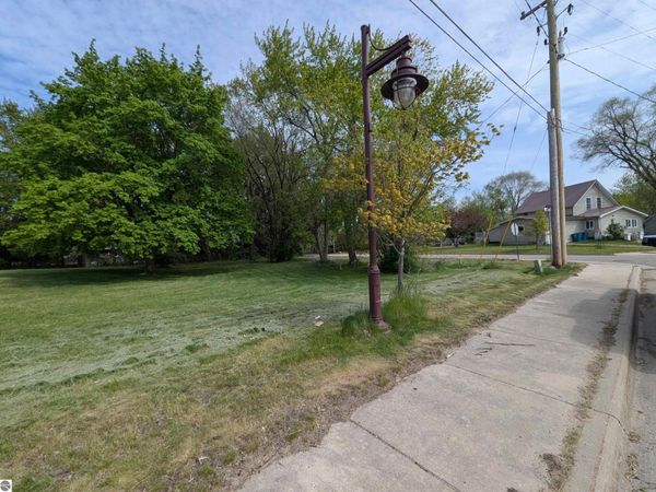 210 Mackinaw Road N, Au Gres, MI 48703