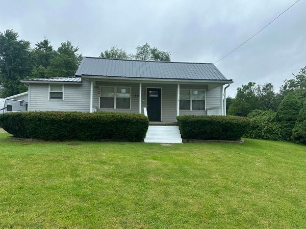 519 Main Street , Gratiot, OH 43740