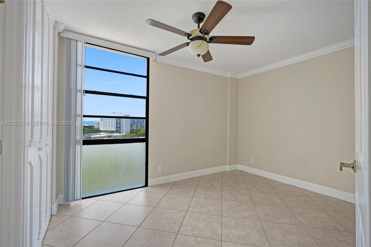 20400 W Country Club Dr, Unit 812, Aventura, FL 33180 Photo