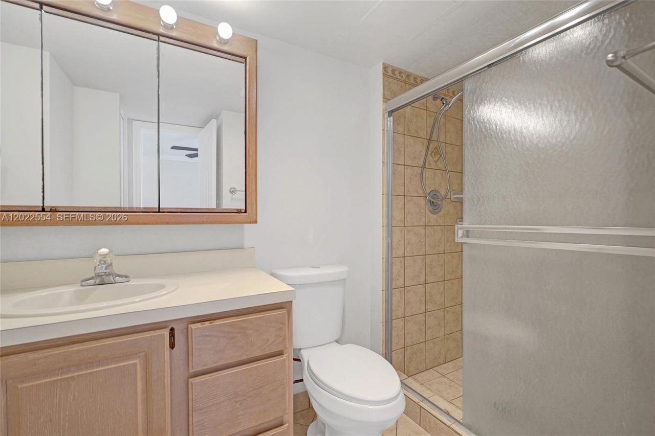 20400 W Country Club Dr, Unit 812, Aventura, FL 33180 Photo