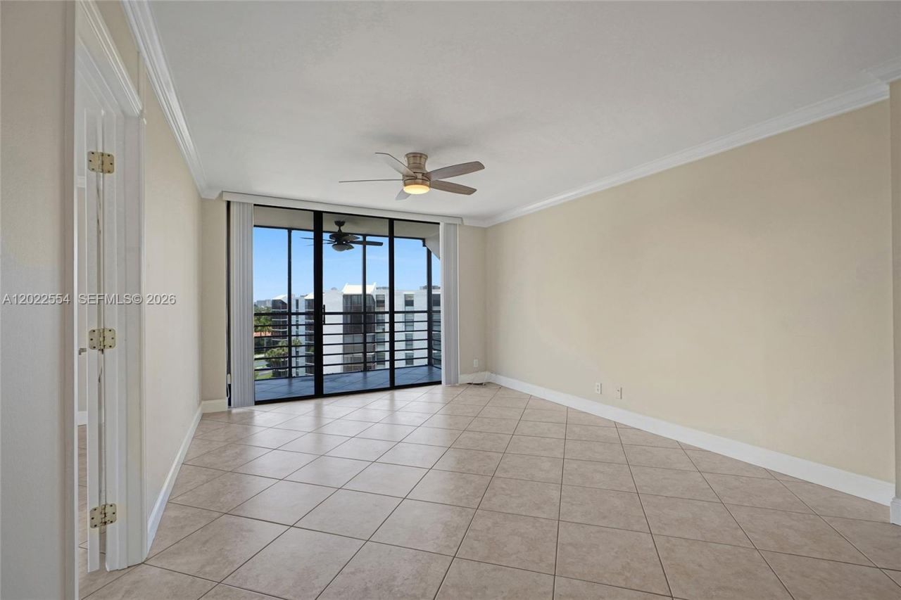 20400 W Country Club Dr, Unit 812, Aventura, FL 33180 Photo