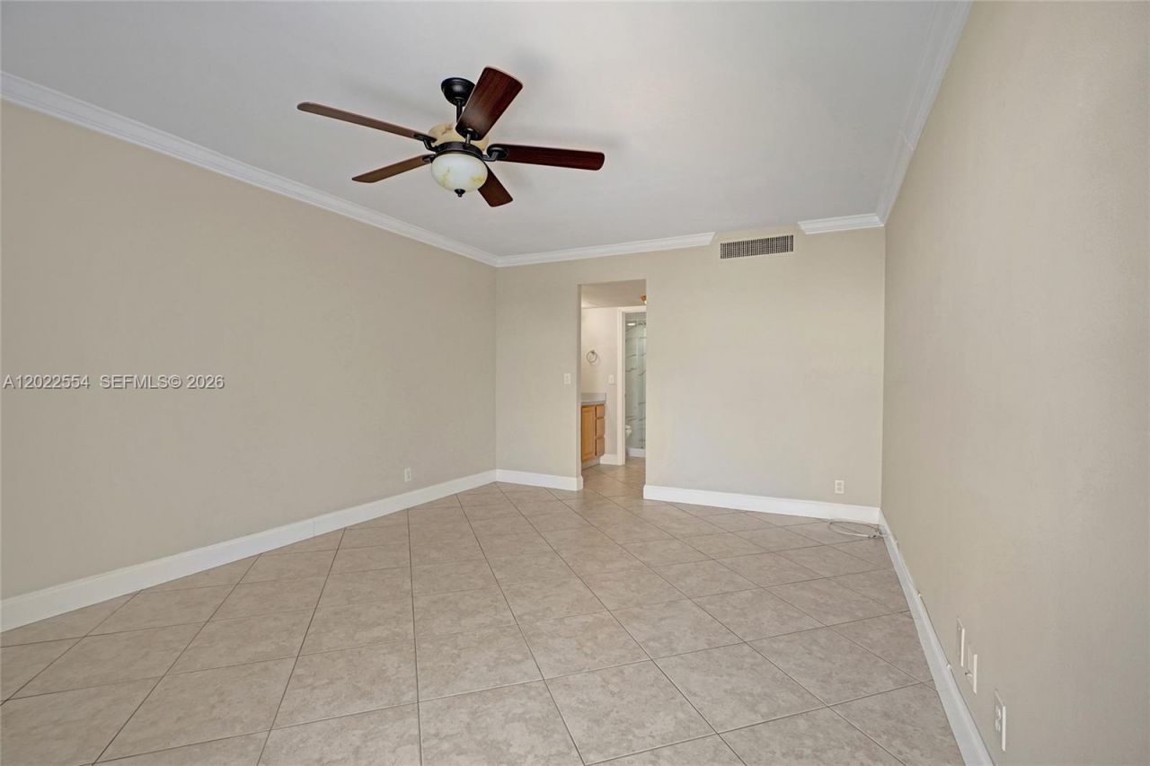 20400 W Country Club Dr, Unit 812, Aventura, FL 33180 Photo