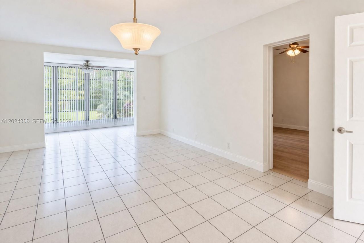 5495 NW 10th Ct , Unit 104, Plantation, FL 33313 Photo