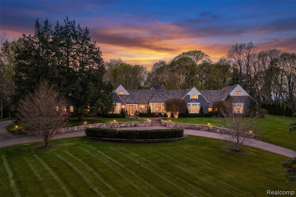267 Woodberry Drive, Bloomfield Hills, MI 48304 Main Photo