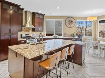 6894 Cinnamon Drive, Sparks, NV 89436 Photo