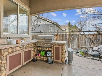 6894 Cinnamon Drive, Sparks, NV 89436 Photo