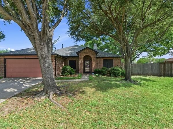 929 Hiawatha Lane, Saginaw, TX 76131