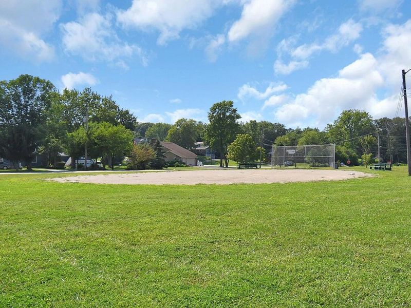 1410 E Choctaw Drive, London, OH 43140 Photo 11